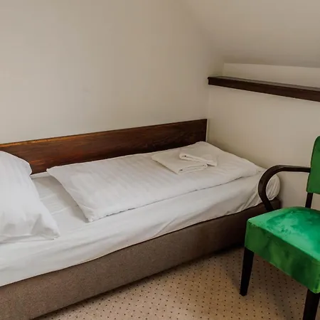 Bechneruv Statek Lány