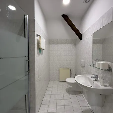 Bechneruv Statek Lány